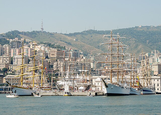 Puerto de Chenova, con barcos a vela