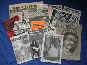 Selection of British and American punk zines, ...