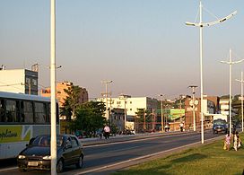 新伊瓜苏，是全国人口第二十三多、拜萨达弗鲁明斯人口第二多的城市。