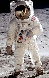 Apollo spacesuit worn by astronaut Buzz Aldrin on Apollo 11 Aldrin Apollo 11 cropped.jpg