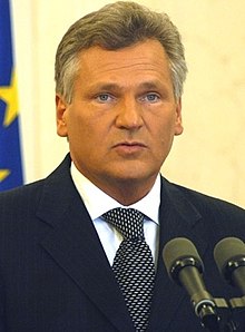 Aleksander kwasniewski konferencja (обрезано) .jpg