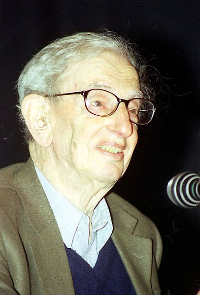 Soubor:Eminent Historian Professor Eric Hobsbawm at the interactive session with the students of Delhi University, Jawaharlal Nehru University and Jamia Millia in New Delhi on December 21, 2004.jpg
