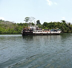 Ferry at Middle Strait jetty, Baratang