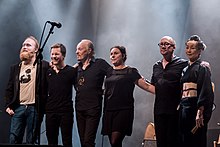Photo des musiciens sur scène en 2016.