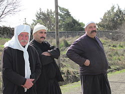 Друзи от Голанските възвишения в типично религиозно облекло „уккал“