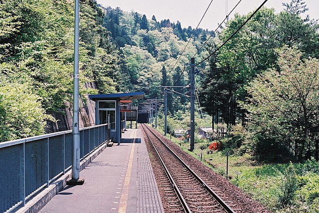 640px-Kitakinki_Tango_Railway_Karakawaeki.jpg