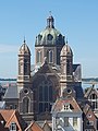 De Koepelkerk gezien vanaf een balkon van de toren van de Grote Kerk.