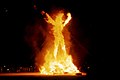 Een Wicker Man wordt verbrand ter afsluiting van Burning Man.