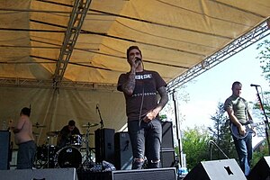 New Found Glory perform at Princeton University in 2008. L-R: Ian Grushka, Cyrus Bolooki, Jordan Pundik and Chad Gilbert