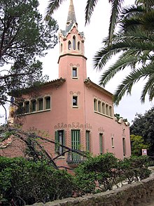 Парк Гуэля - Casa Museu Gaudí.jpg