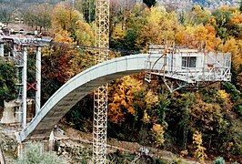 Pont de Trellins - Construction de l'arc en encorbellement par haubanage provisoire