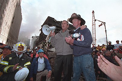 George W. Bush a "Ground Zero" (14 di cabbidannu 2001)