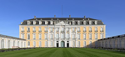 Schloss Augustusburg, Western Facade, November 2017.jpg