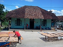 Rumah berarsitektur Tionghoa-Bangka di Lumut, Belinyu