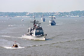 U.S.S. San Jacinto während der Marineparade vor New York, 2007