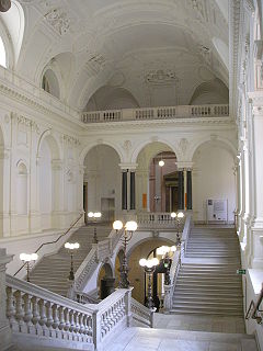 240px-Uni_Wien_Feststiege,_Vienna_2.jpg