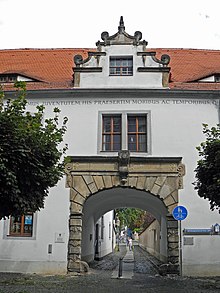 Barevná fotografie historické budovy Starého gymnázia v Žitavě