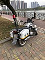 一辆悬挂警用牌照的摩托车，摄于广东省东莞市