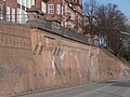 Stützmauer am Abhang zur Hafenstraße