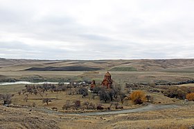 Complexe monastique de Marmashen (de gauche à droite : Sourp Petros, Sourp Stepanos et Sourp Astvatsatsin).