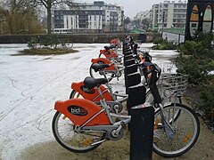 Station de Bicloo no 67, place Waldeck-Rousseau.