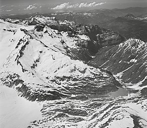 Blick ins Urbachtal von Süden im Jahre 1967. Links Engelhörner, im Vordergrund der Gauligletscher, Mitte rechts der Mattenalpsee