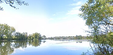 Loire, vue vers l'aval sur le pont de la D1089