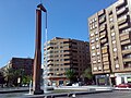 Font Pública, popularment anomenada La Pantera Rosa, escultura de Miquel Navarro junt a l'avinguda de Peris i Valero.