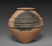 Vas; circa 100 î.Hr.-100 d.Hr.; ceramică lustruită; diametru: 29:8 cm, per ansamblu: 19 cm; Muzeul de Artă din Cleveland (Cleveland, Ohio, SUA)