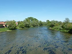 rijeka Krka na toku kroz Kršku vas