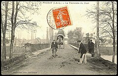 POUZAY (Indre-et-Loire), la traversée du pont
