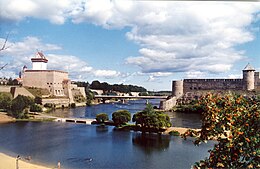 Narvas upe Narvas un Ivangorodas pilsētās