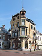 Centraal Apotheek in jugendstil te Leeuwarden, 1904-1905