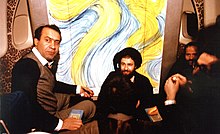 Sadeq Qotbzadə Ruhullah Xomeyninin ən kiçik oğlu Əhməd Xomeyni ilə birgə. (1979)