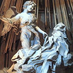 Statue der Heiligen in mystischer Verzückung (Cornaro-Kapelle in der Karmelitenkirche Santa Maria della Vittoria Rom)