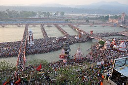 Pelgrims in 2010 by die Kumbh Mela in Haridwar.