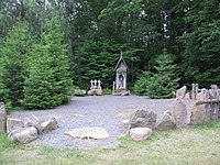 Kapliczka ku czci leśników pomordowanych podczas II wojny światowej