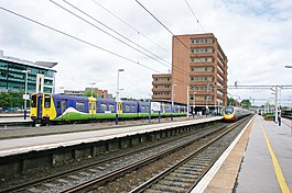 Watford Junction (6394450001).jpg