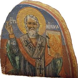 Стенопис на патрона Свети Николай в нишата над главния вход