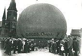 Francesco Cetti med luftballong på Kontraskjæret i Kristiania i 1906 Foto: Oslo Museum