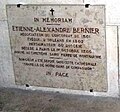 Plaque à la mémoire de l’évêque Bernier. Son cœur fut ramené à Orléans et inhumé dans la 6e chapelle sud de la cathédrale Sainte-Croix.