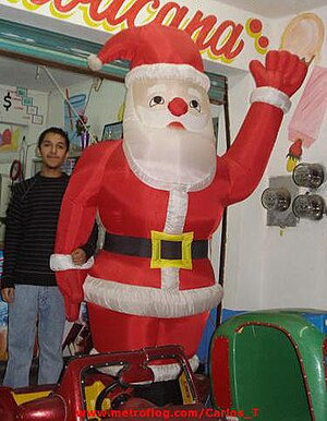 English: Blow Up Santa Claus Christmas Español...