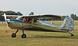 Cessna 140 Uetersenin lentokentällä Saksassa elokuussa 2010.