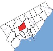 Eglinton-Lawrence in relation to the other Toronto ridings (2015 boundaries).png