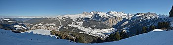 La pert nord de Gherdëina d'inviërn ududa da Ciampinëi.