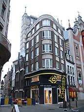 Appartementsgebouw op de hoek van de Kammenstraat en de Everdijstraat te Antwerpen