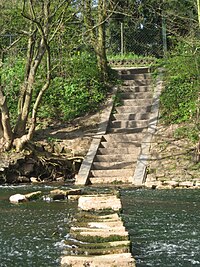„Ochsenklavier“, Trittsteine zur Flussquerung