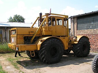 Kirovets K-700A