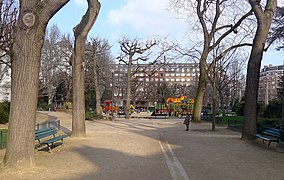 Vue sur l'aire de jeux.