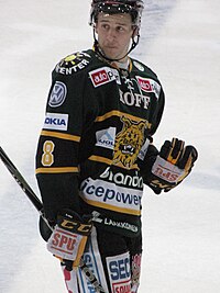 Niko Peltola Tampereen Ilveksen paidassa SM-liigan karsintaottelussa maaliskuussa 2012.